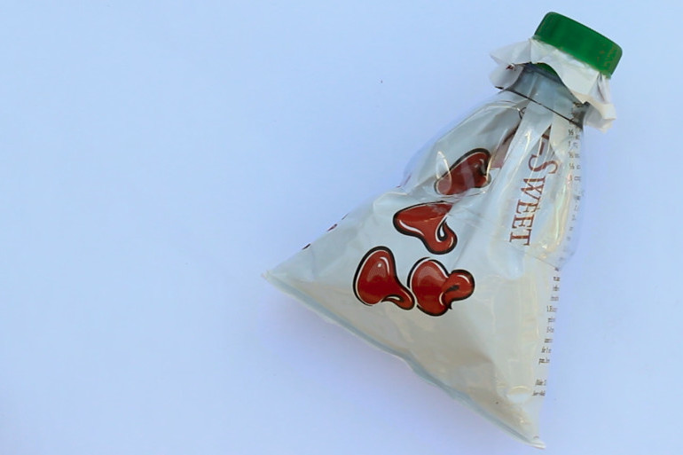 How to Reseal a Bag Using a Plastic Bottle