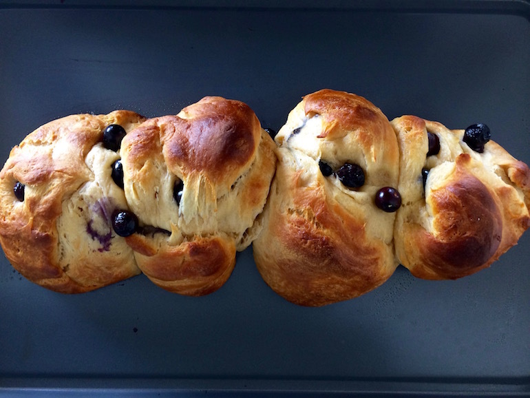 This Blueberry Pancake PullApart Bread Will Revolutionize Your Breakfast