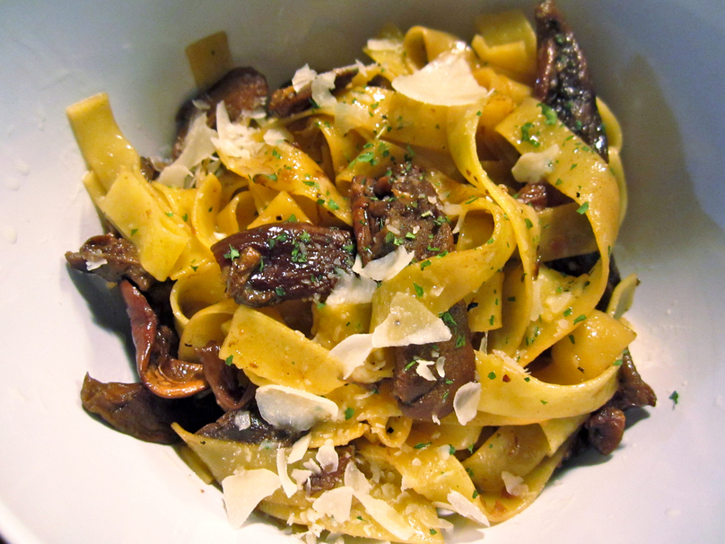 Pasta with White Wine and Porcini Mushroom Sauce