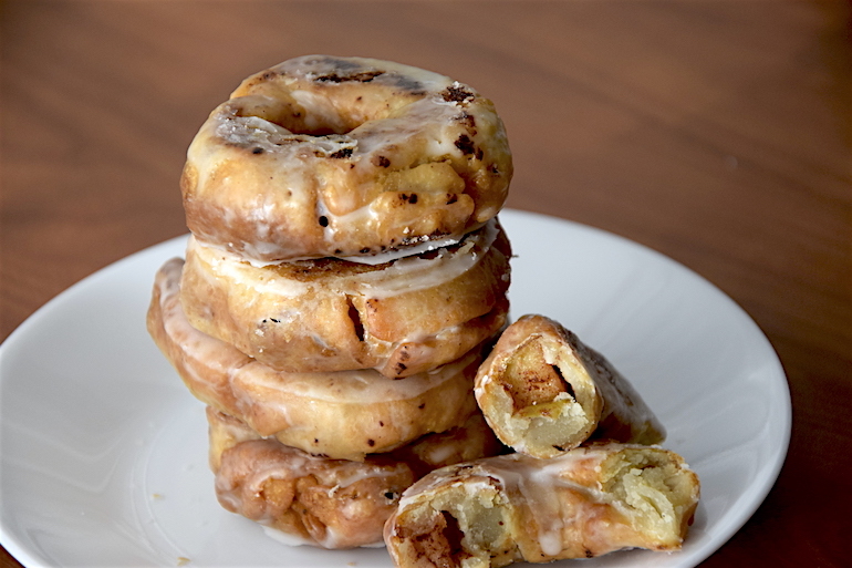 These Apple Pie Donuts Are Perfect If You’re Afraid of Commitment