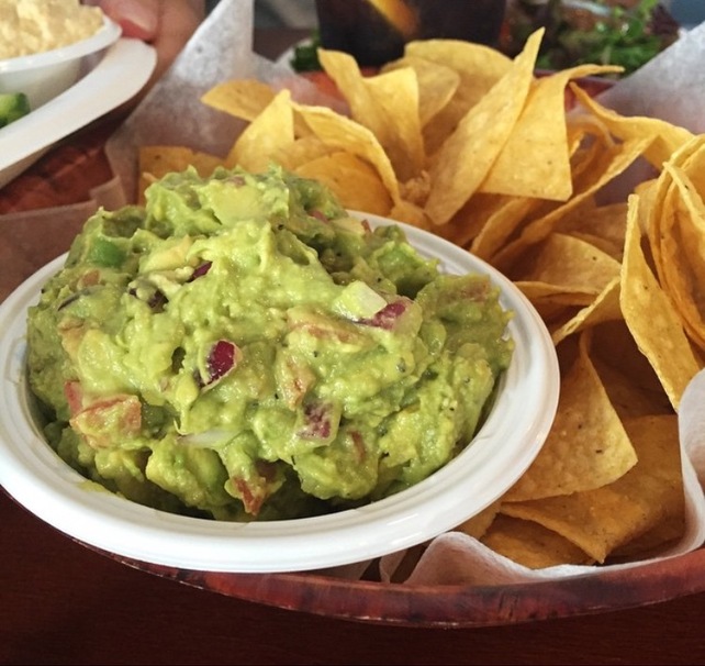 The 9 Best Outdoor Restaurants in the Hamptons