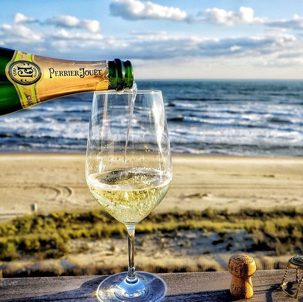 6 Bars and Restaurants in The Hamptons With Scenic Views