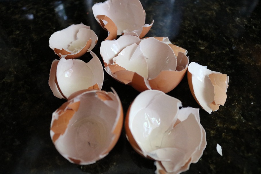 Why You Should Be Eating Eggshells Instead of Throwing Them Away