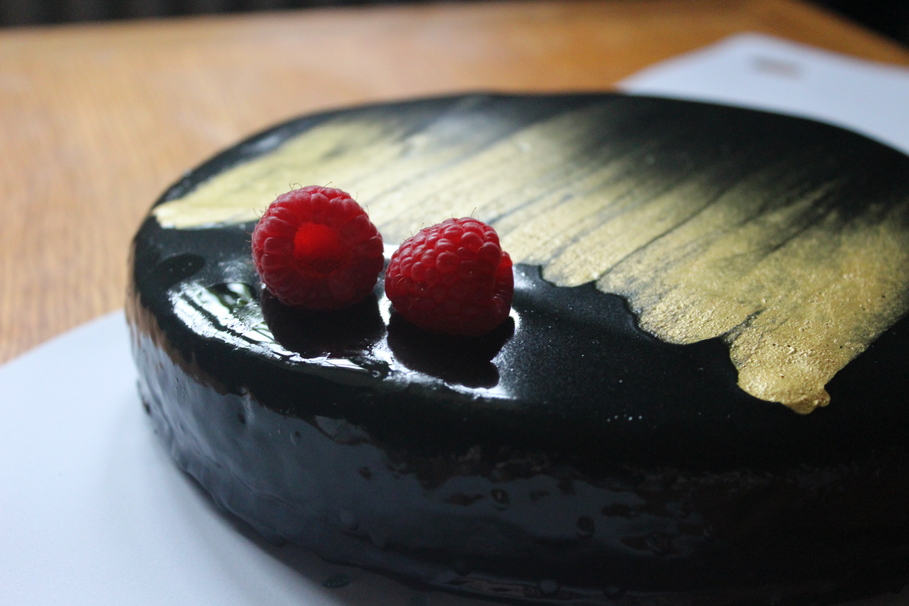 chocolate mousse, mousse, cake, raspberry, chocolate