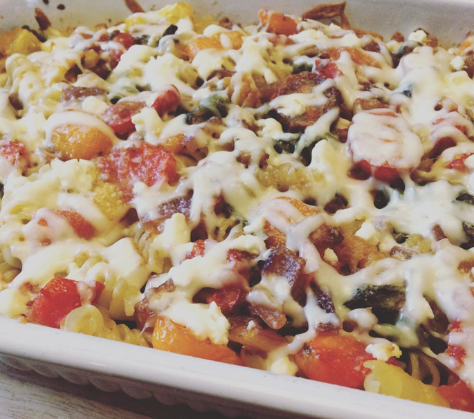 tomato, meat, nachos, poutine, sauce, cheese, pizza