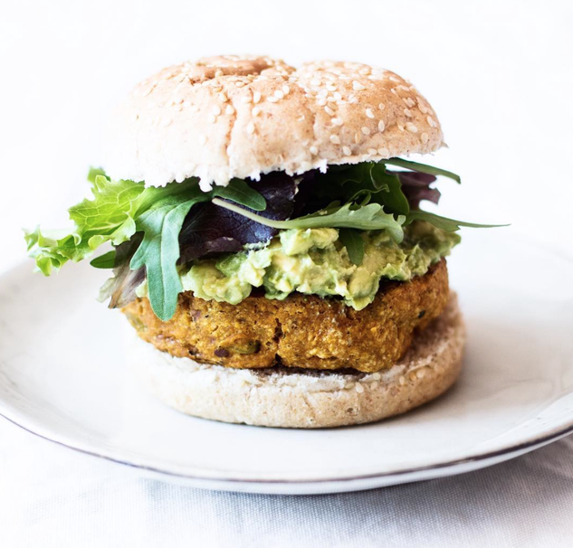 vegetable, mayonnaise, salad, bread, lettuce, sandwich