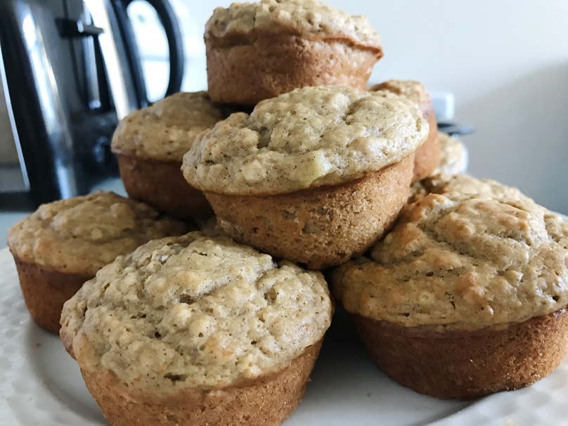 bread, raisin muffin, muffin, goody, pastry, sweet, cake, chocolate, cookie