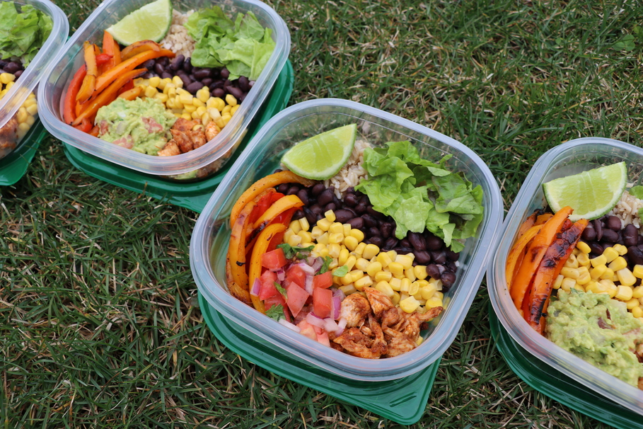 salad, vegetable, corn, pepper, tomato, onion