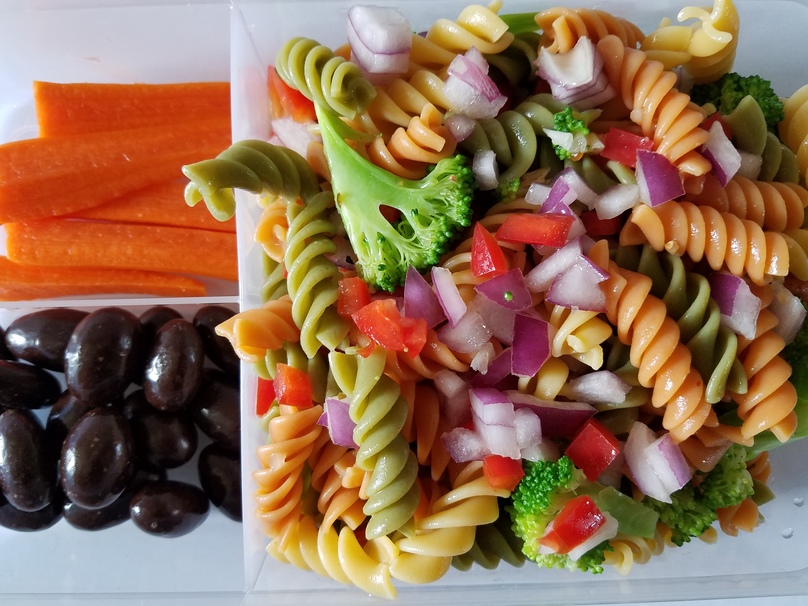 tomato, pasta, pepper, salad, vegetable