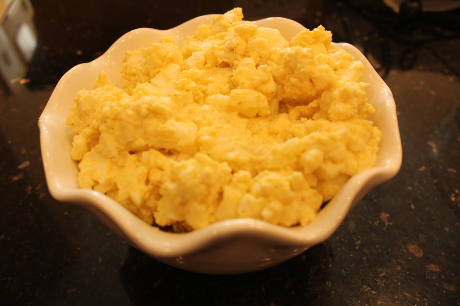 milk, cheese, macaroni, dairy product, vegetable, scrambled