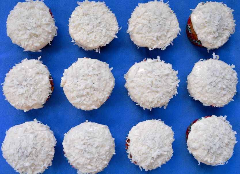 rice, pastry, coconut, cookie, goody, cake, chocolate, sweet, candy