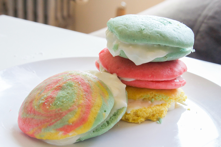 pastry, cookie, chocolate, meringue, sweet, macaroon, candy, cake, cream