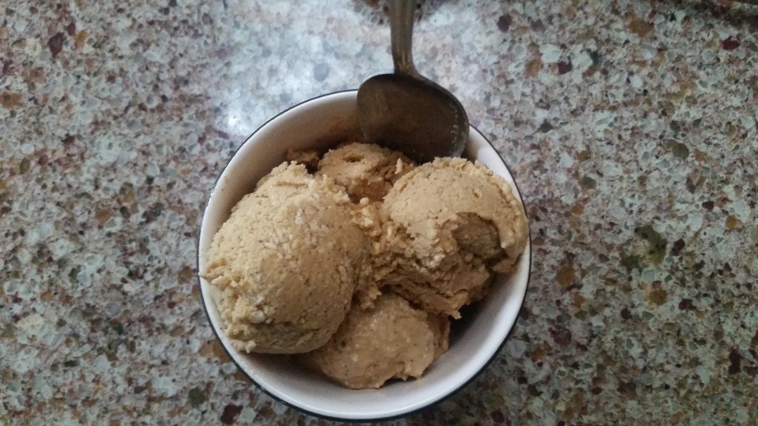 This Cinnamon Bun Ice Cream Recipe Will Spice Up Your Summer