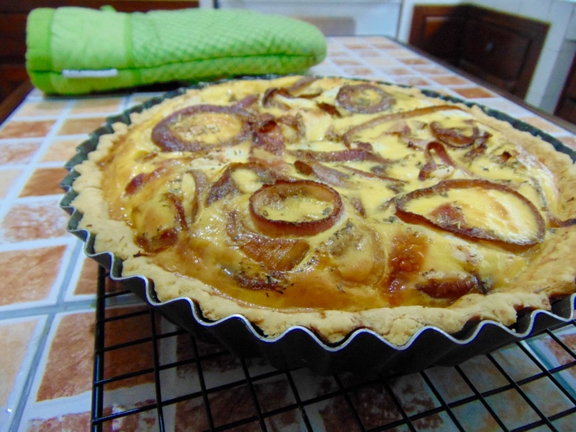 cheese, bacon, quiche, pie, tart, onion