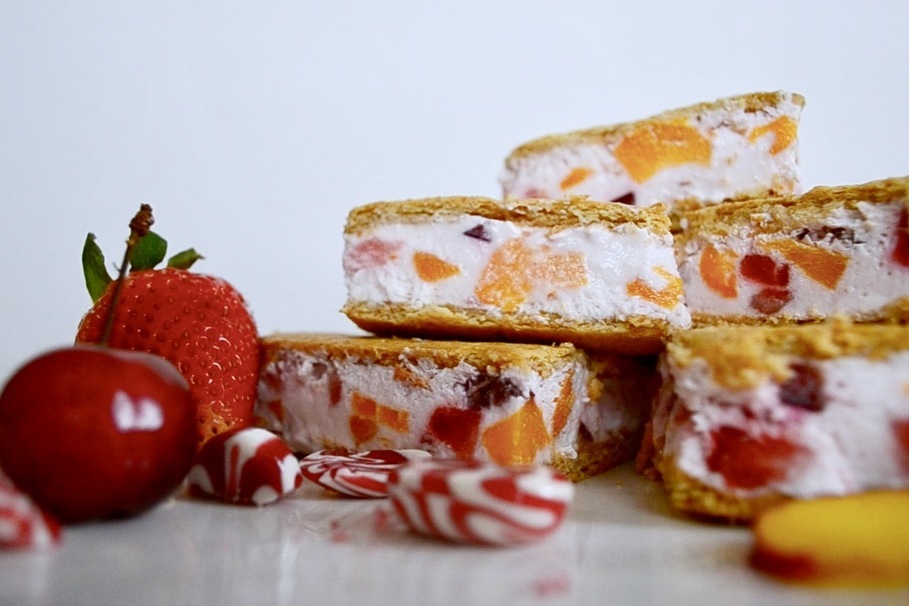 Fruity Frozen Yogurt Sandwiches That Are the Perfect Summer Treat