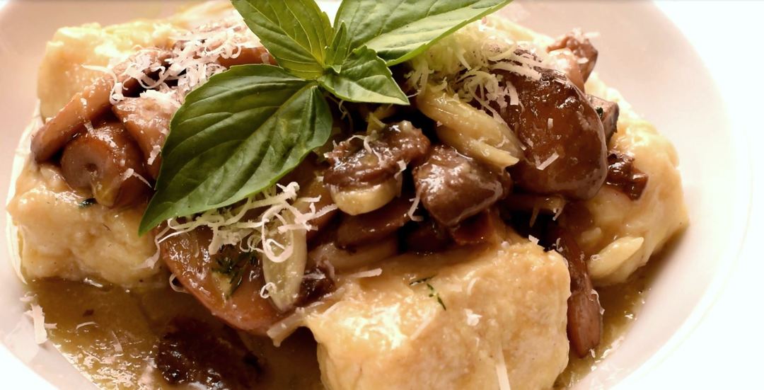 mushroom, vegetable, sauce, pork, beef, meat