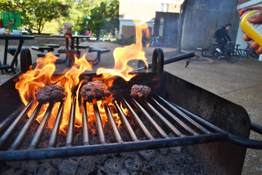 Your GoTo Guide For Your First Time Using a Charcoal Barbecue