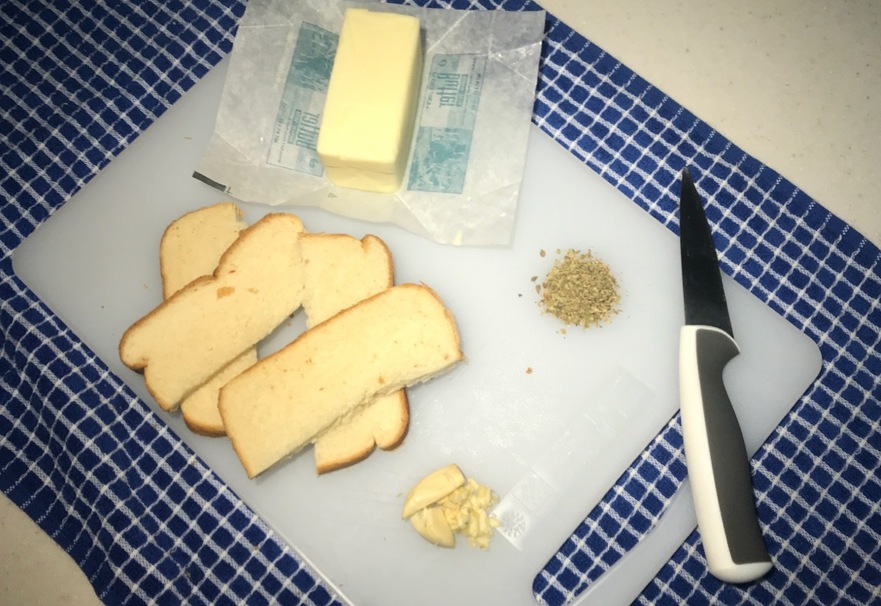 How to Make Simple Garlic Bread with Only a Toaster