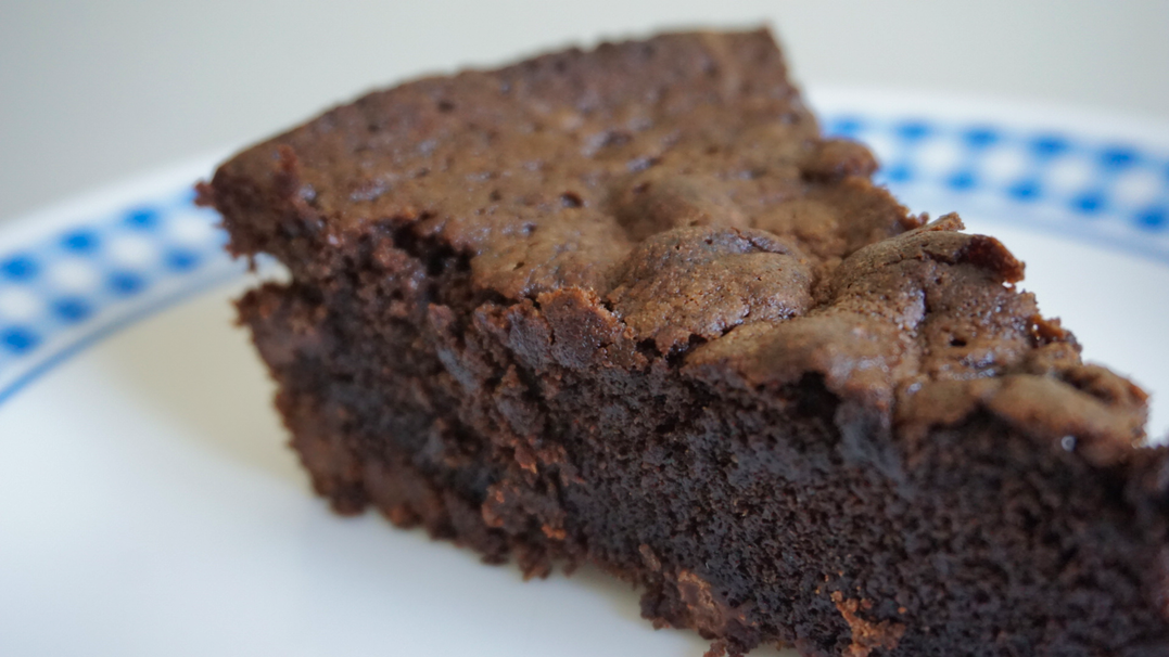 The Simplest Recipe for Fudgy Brownie Cakes