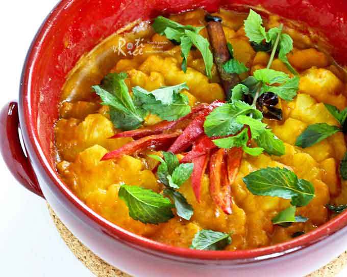 How To Homemade Sweet and Spicy Pineapple Curry