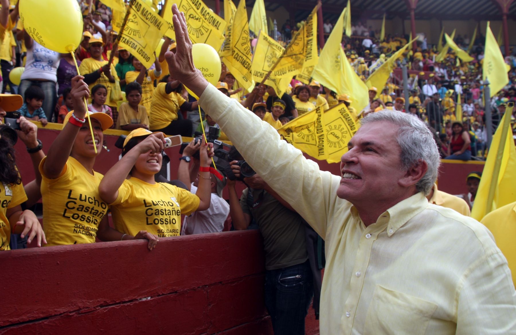 Aprobación de gestión de Luis Castañeda subió tres puntos en marzo
