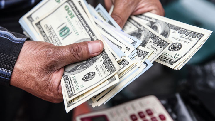 BCR compró US$143 millones para atenuar caída del tipo de cambio