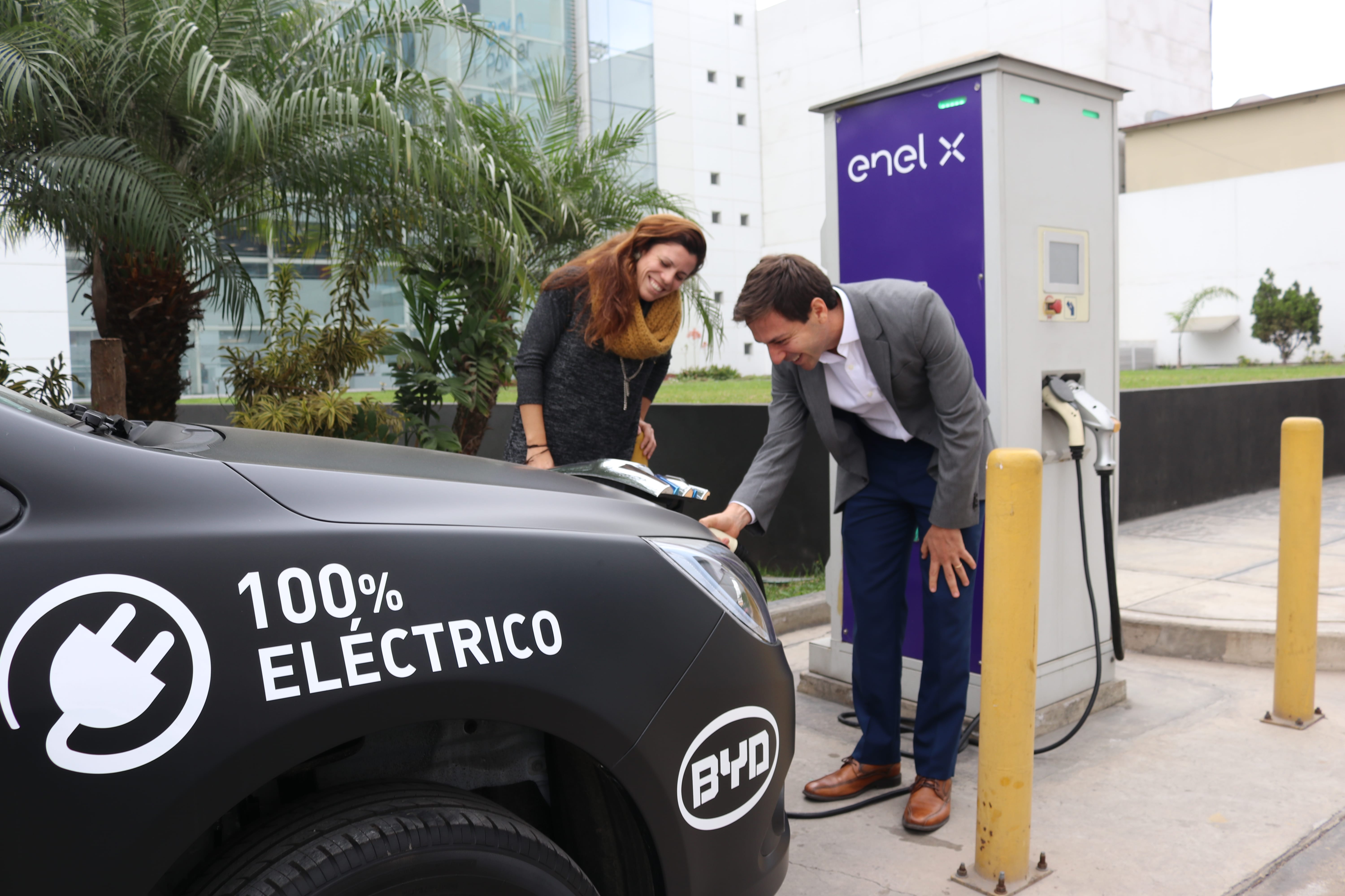 368537-enel-x-puso-en-marcha-proyecto-piloto-de-taxis-electricos
