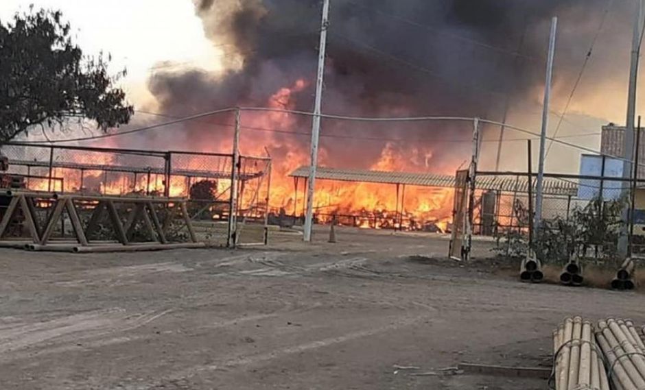 Talara: manifestantes queman oficinas de petrolera china en El Alto