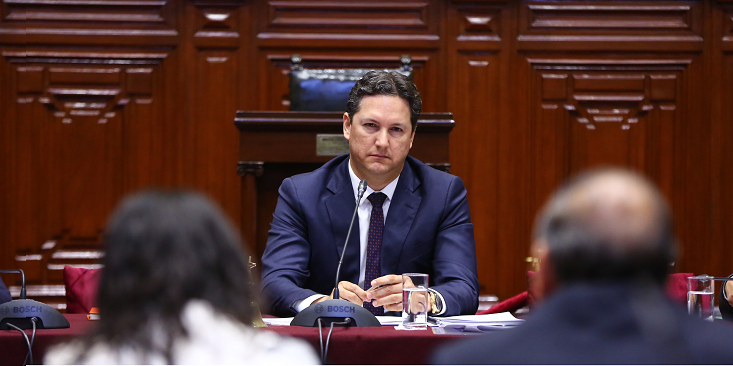 371873-pleno-del-congreso-aprobo-suspende-durante-120-dias-a-daniel-salaverry
