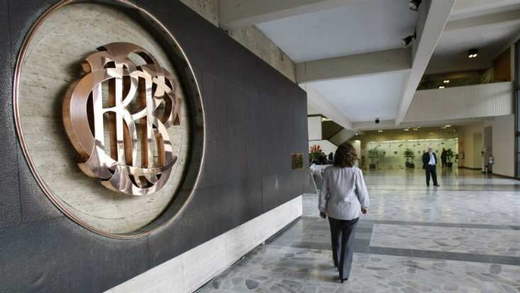 261885-bcr-recortaria-su-tasa-de-interes-a-3-segun-sondeo