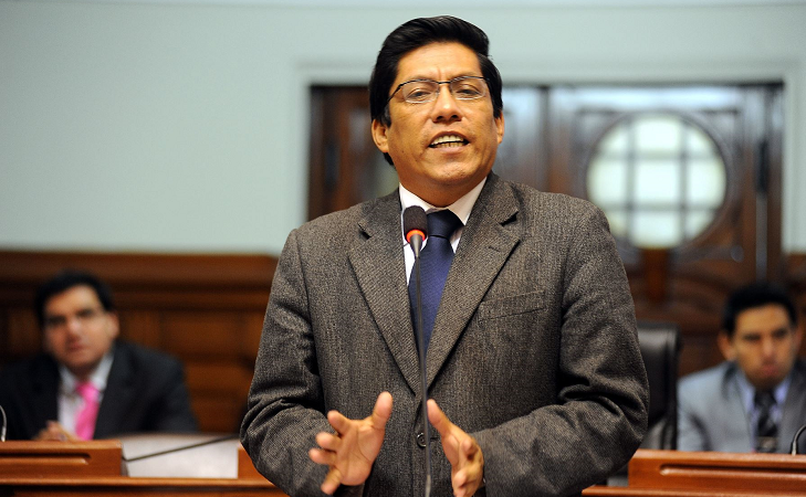 338719-congreso-aprobo-interpelacion-a-vicente-zeballos