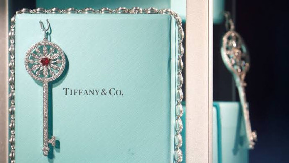 lvmh-dueno-de-louis-vuitton-acordo-comprar-la-joyeria-tiffany