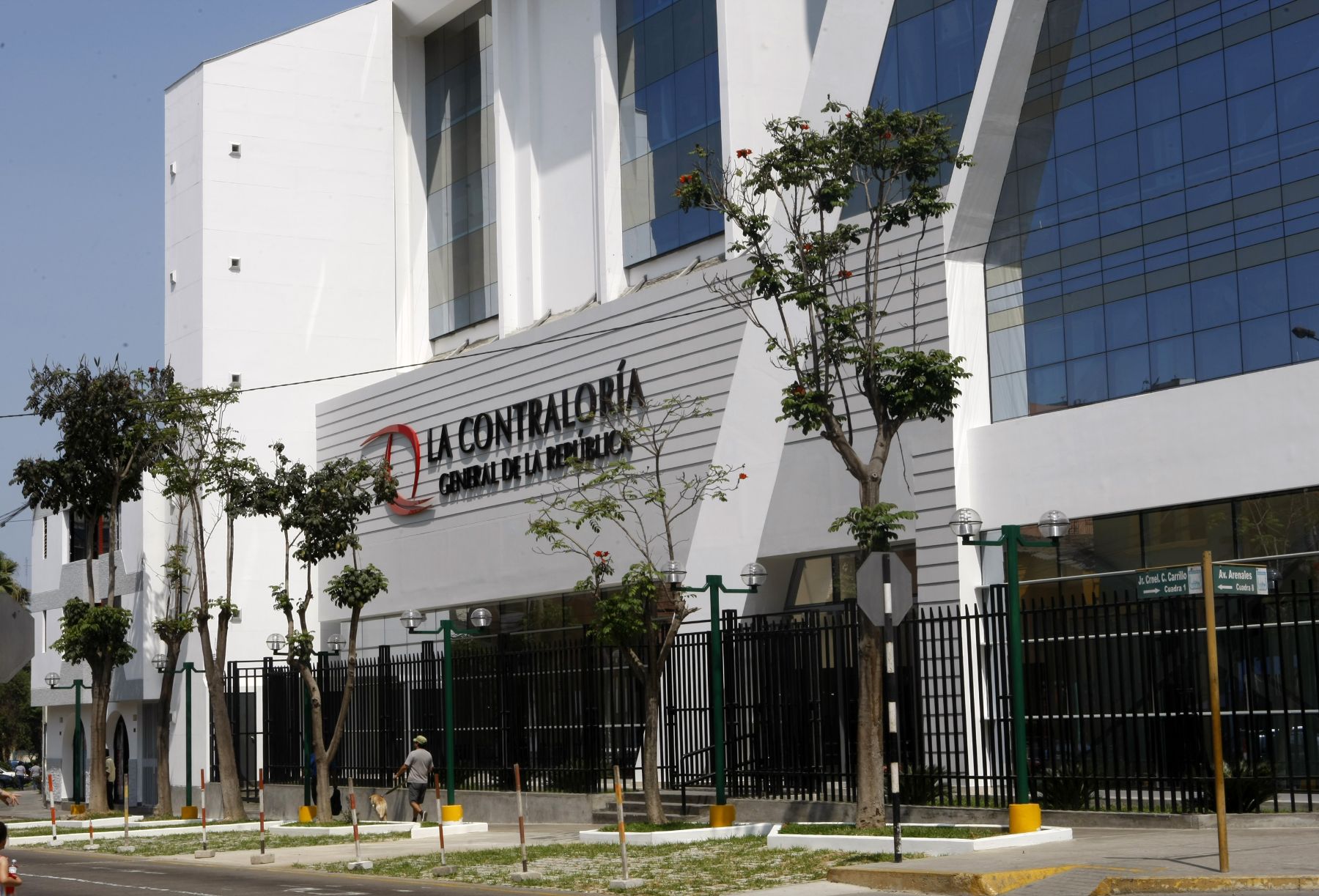 MEF transfirió S/.6.7 millones a la Contraloría