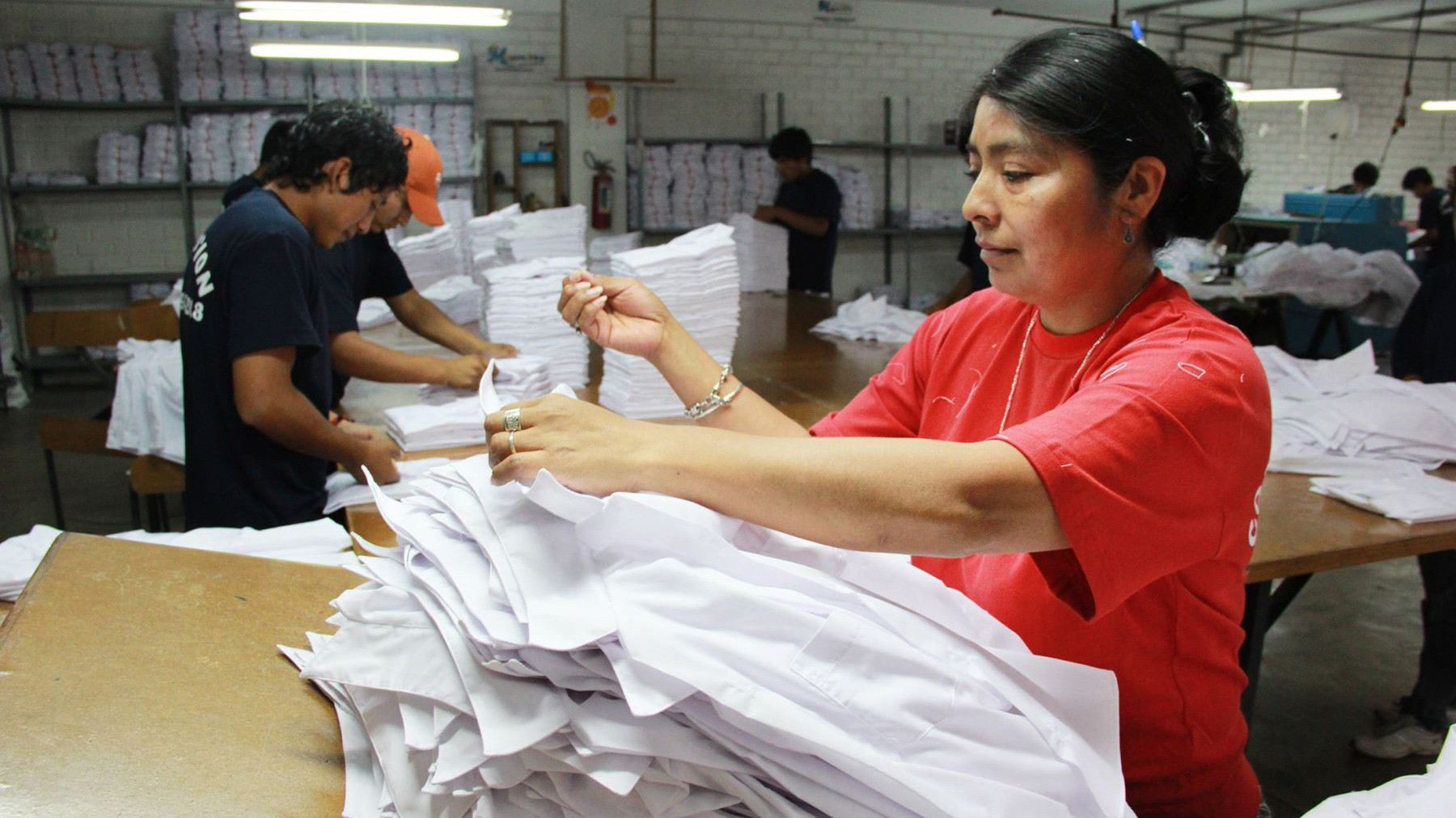 gobierno-permitira-que-ciertas-empresas-del-sector-textil-y-minero-vuelvan-a-operar