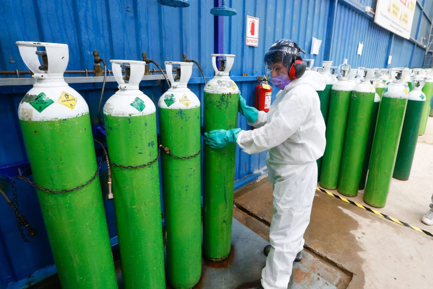 defensoria-del-pueblo-advirtio-que-12-regiones-estarian-por-agotar-stock-de-oxigeno-medicinal