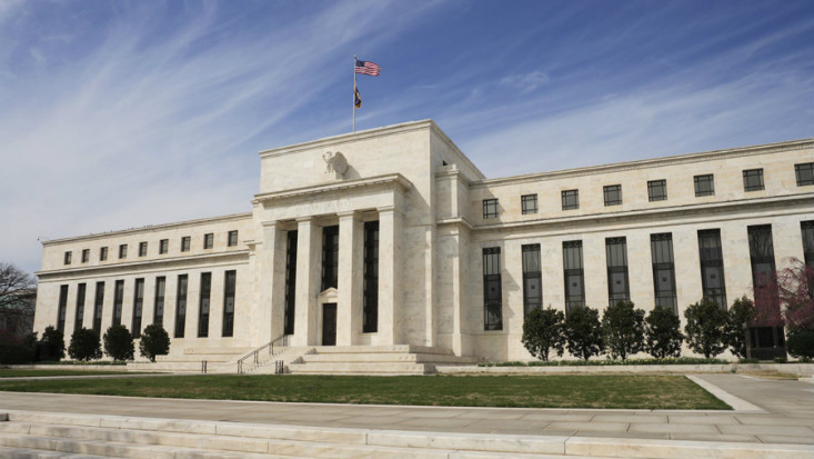 fed-mantuvo-tasa-de-interes-y-extendio-lineas-temporales-de-liquidez-en-dolares