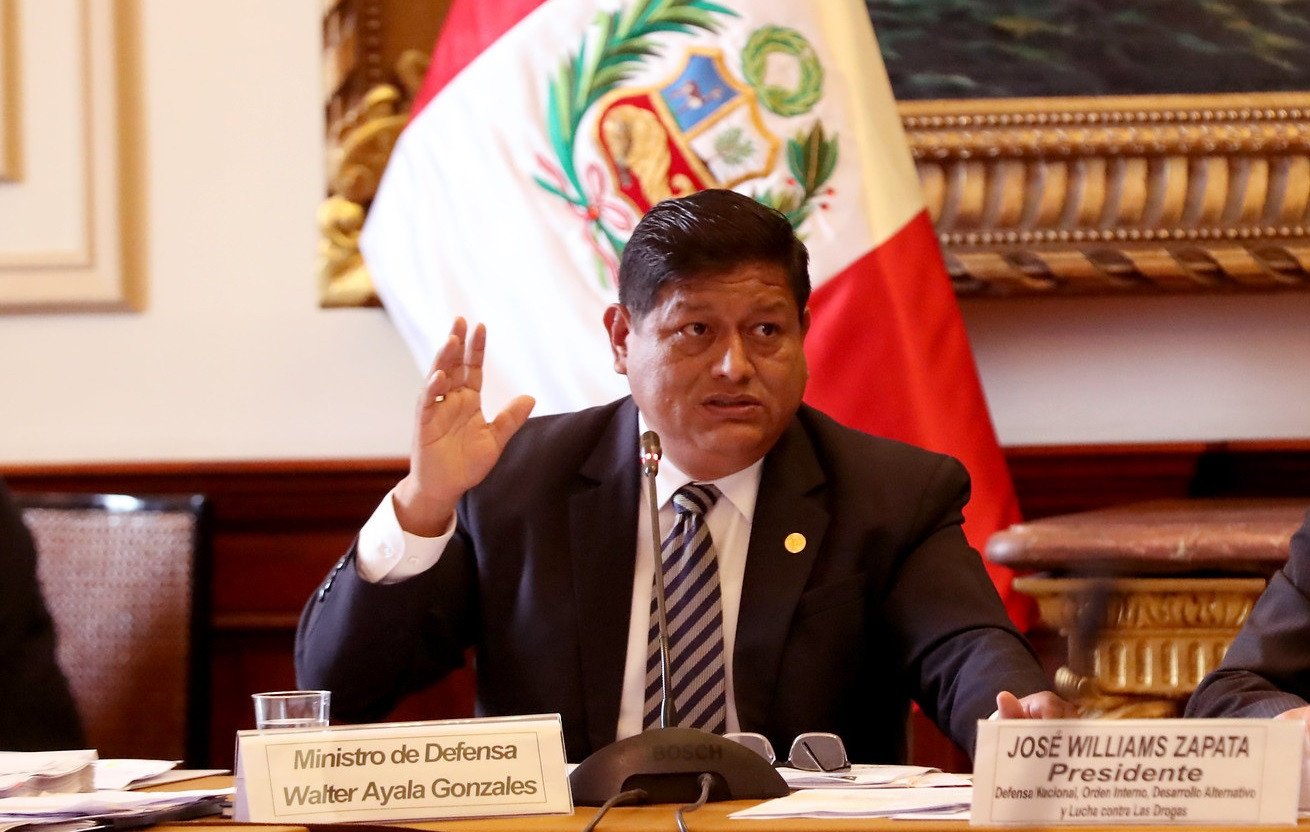 walter-ayala-renuncio-al-ministerio-de-defensa
