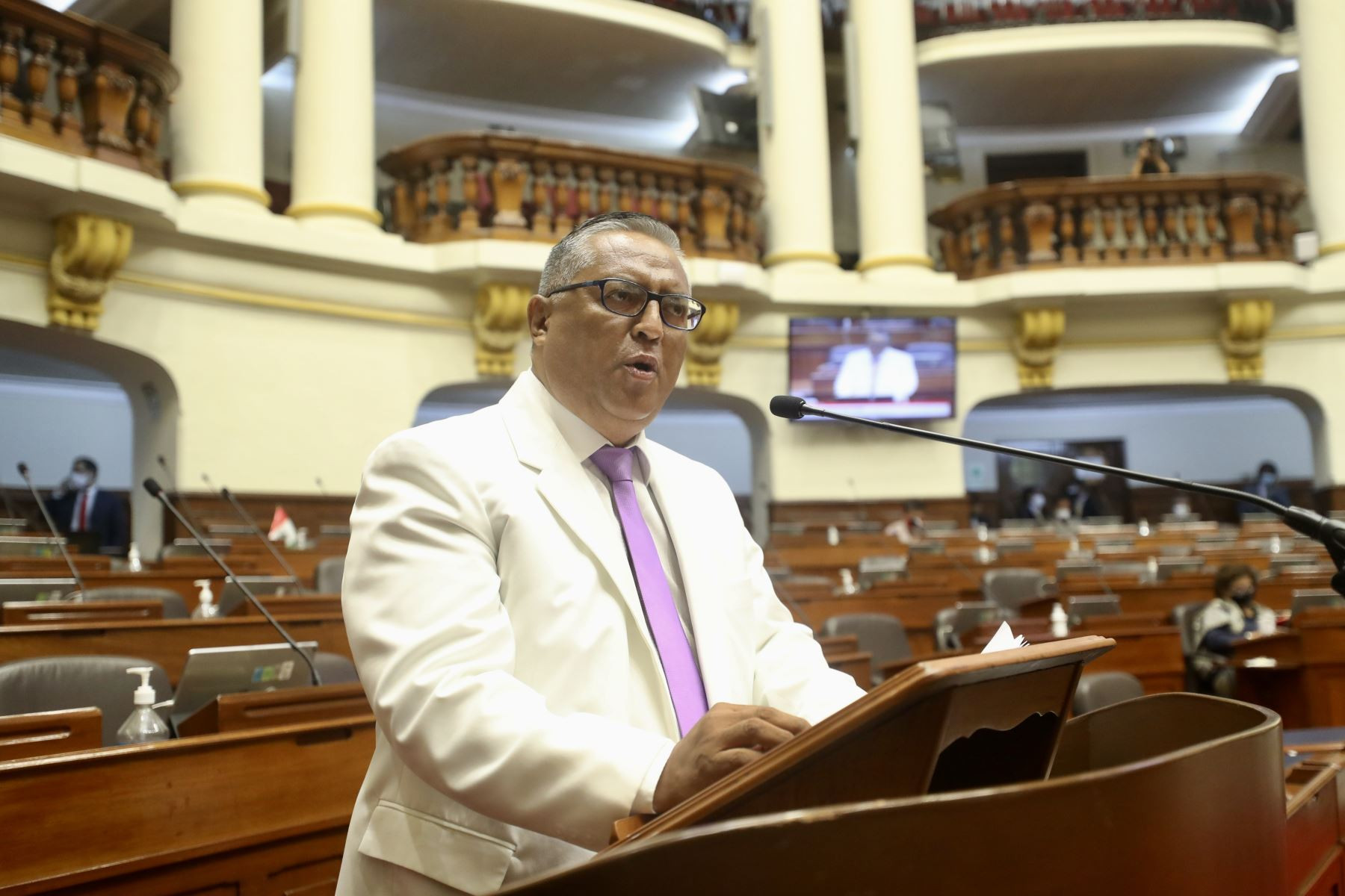 hernan-condori-congreso-censuro-al-ministro-de-salud-con-71-votos