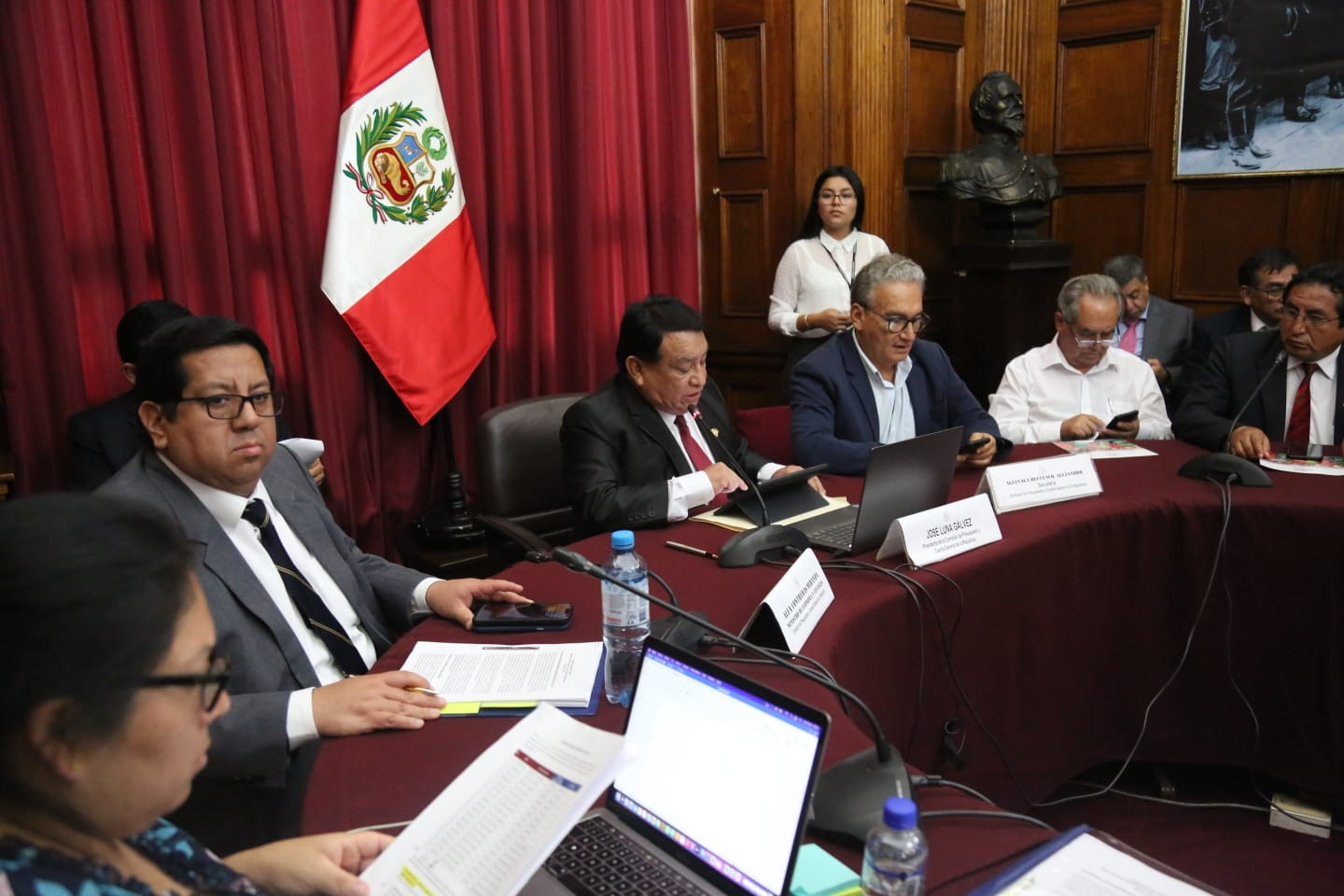 congreso-comision-de-presupuesto-aprobo-credito-suplementario-de-mas-de-s8232-millones-del-ejecutivo