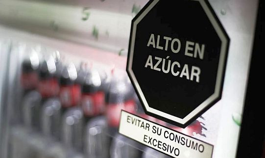 congreso-aprobo-ley-de-octogonos-con-adhesivos-de-dificil-remocion