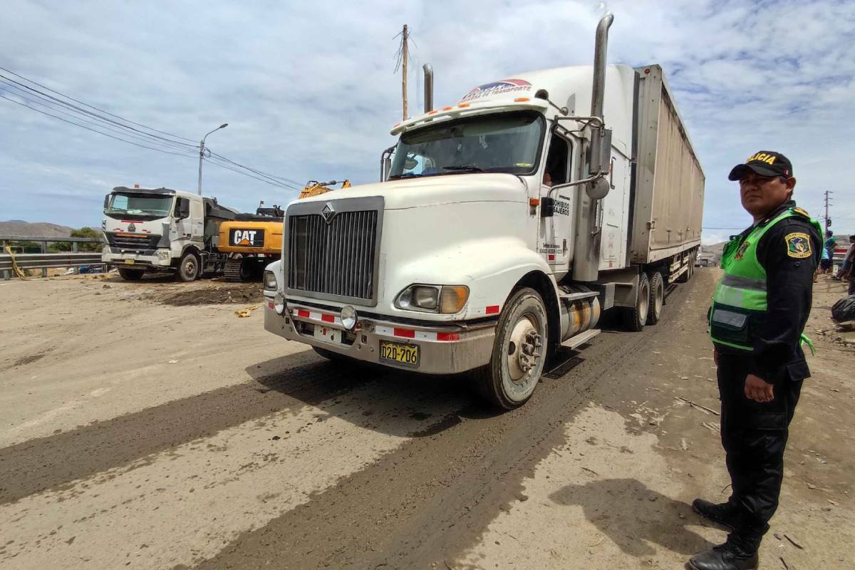 las-bambas-lineran-el-corredor-vial-sur-tras-10-dias-de-paro-indefinido