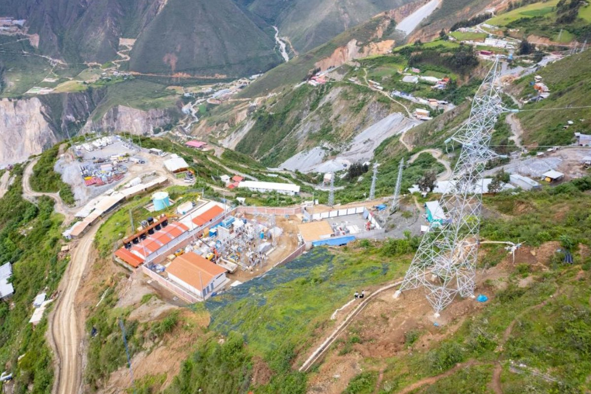 minera-poderosa-apunta-a-alcanzar-una-produccion-de-981-mil-onzas-de-oro-hacia-2028