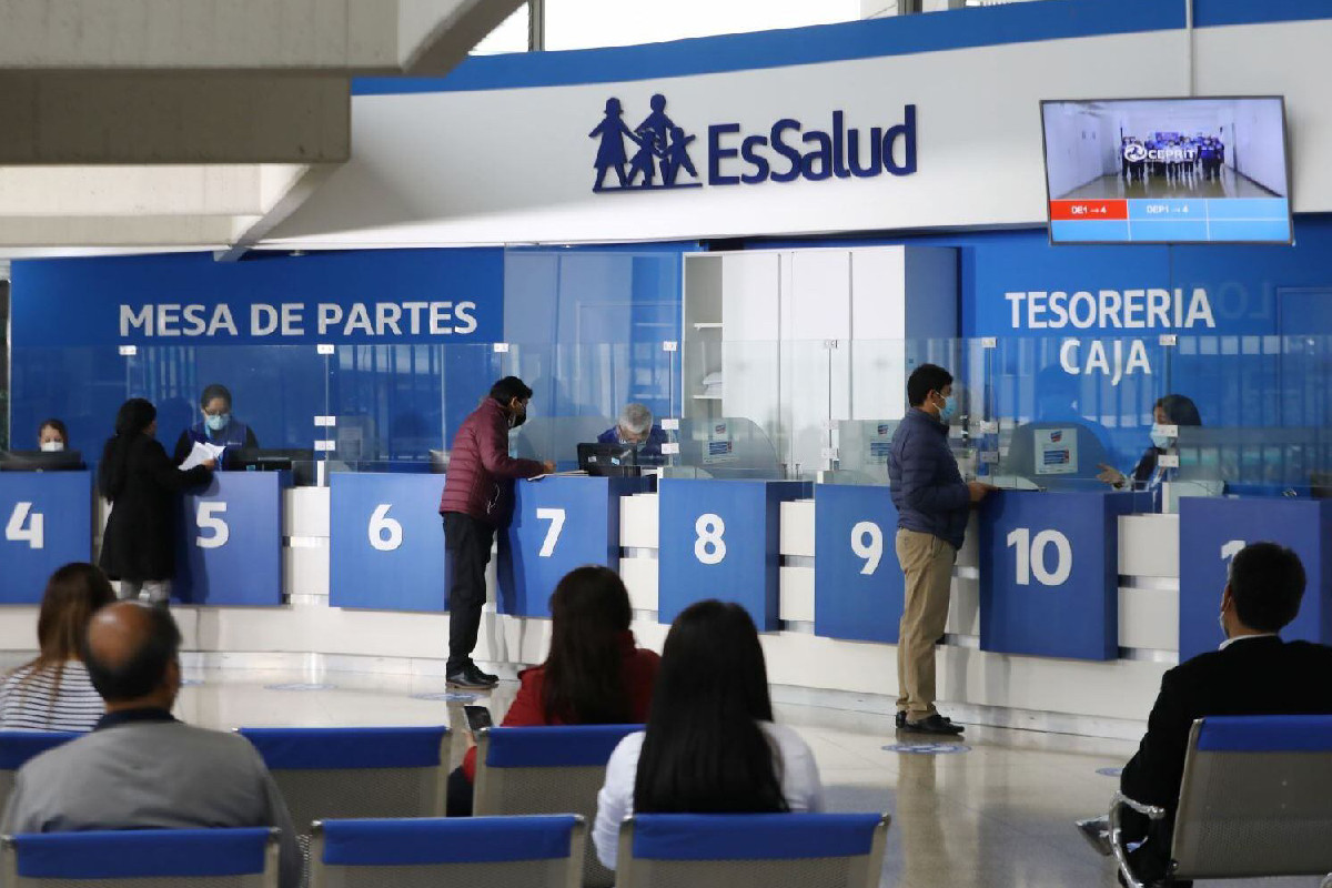 asociacion-de-clinicas-privadas-propone-modelo-similar-al-de-chile-para-aliviar-alta-demanda-en-essalud