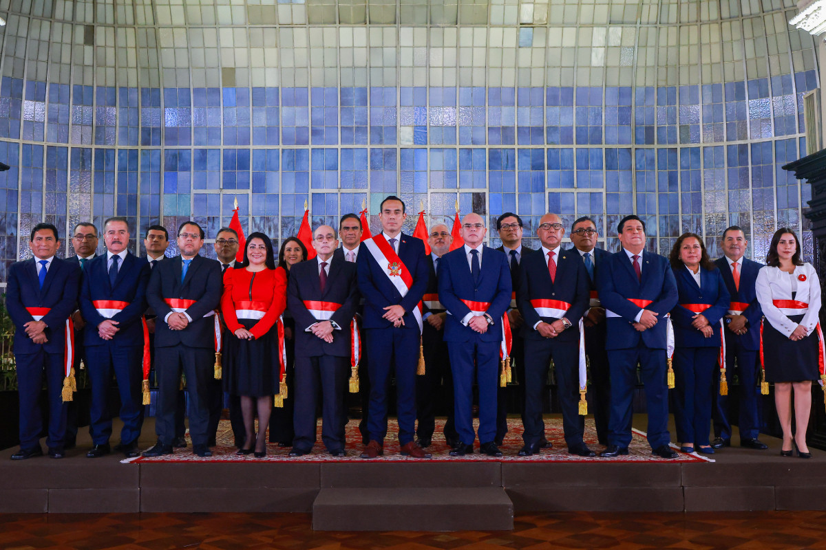 jose-jeri-tomo-juramento-al-gabinete-de-transicion-que-presidira-ernesto-alvarez