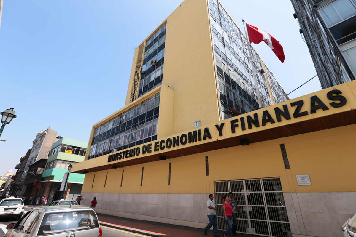 Déficit fiscal se mantuvo en 2.4% del PBI en septiembre, reportó el BCR