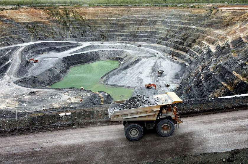 Una licencia social determinante, por Roger Zavaleta y Óscar Yalta