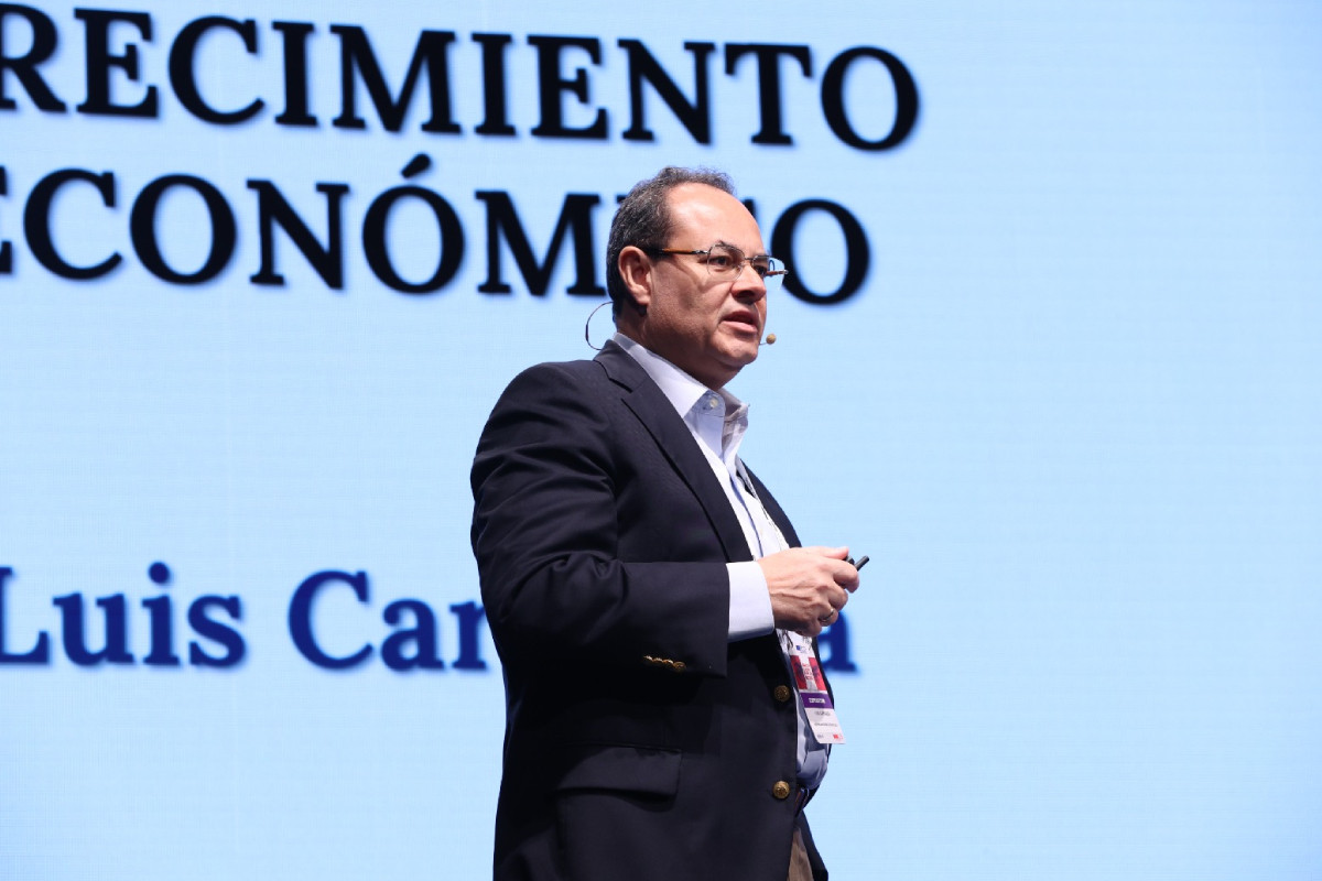 luis-carranza-en-cade-2025-el-peru-necesita-decision-politica-para-recuperar-su-potencial-de-crecimiento