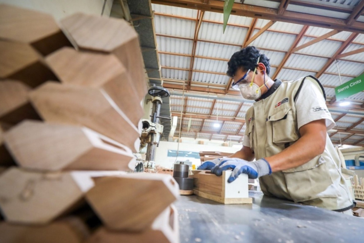 bcr-empleo-formal-crecio-46-en-septiembre-y-la-masa-salarial-avanzo-91