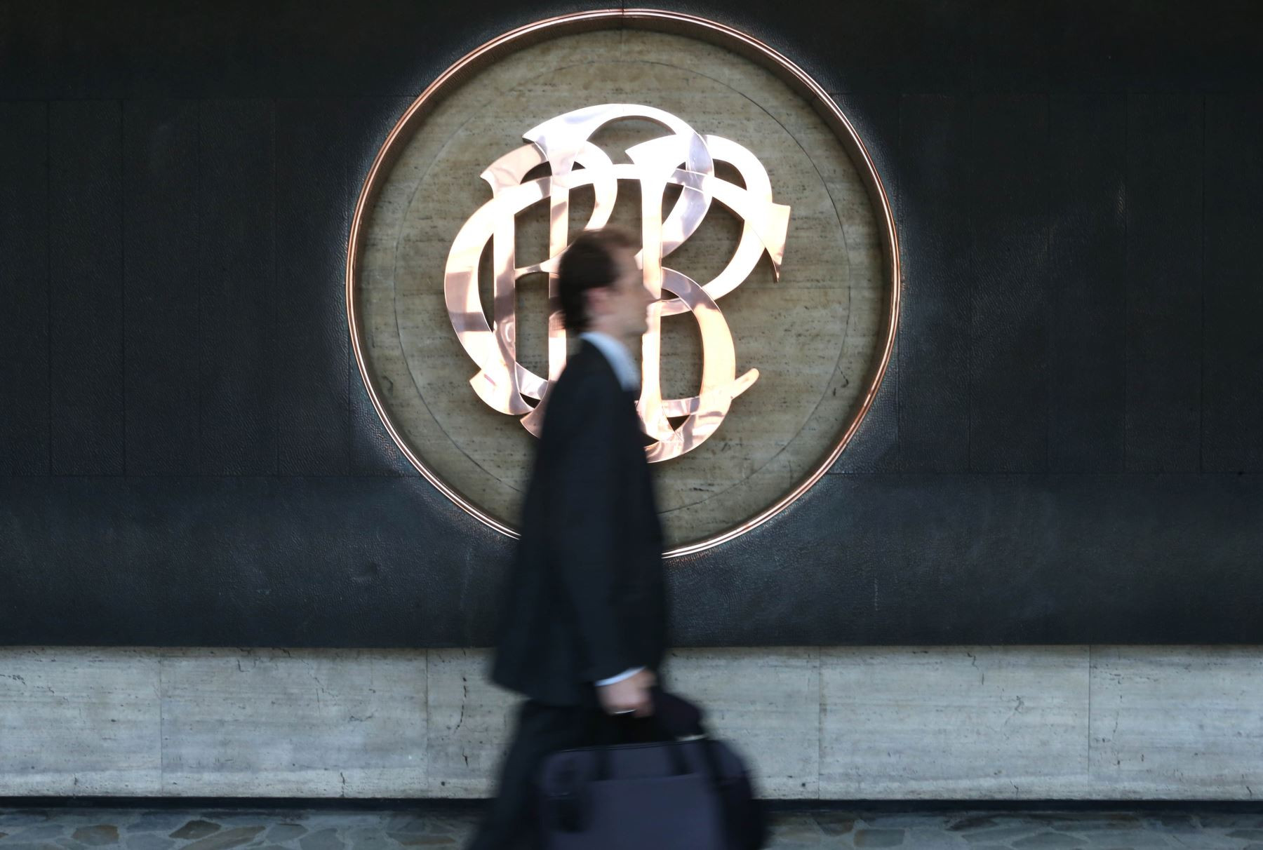 BCR inmóvil y Fed a la baja: el desacople de tasas marcará el 2026