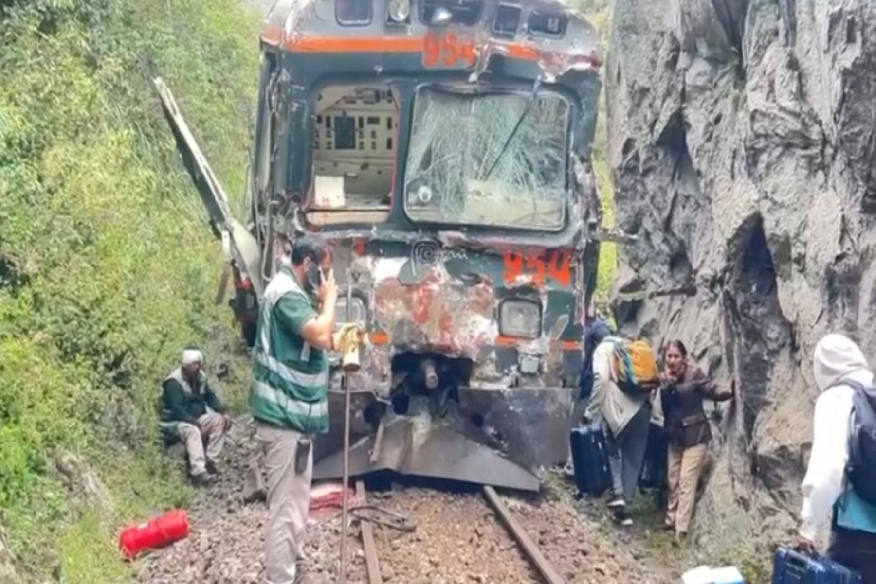 <p>Machu Picchu: trenes de PerúRail e Inca Rail colisionaron en la ruta ferroviaria</p>